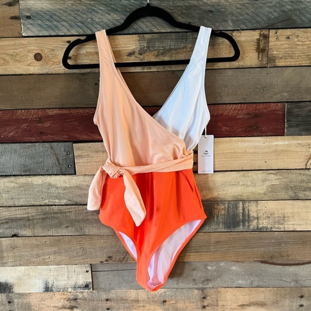 Cupshe Peach and Orange Side‎ Tie One Piece Swim Suit Size Small